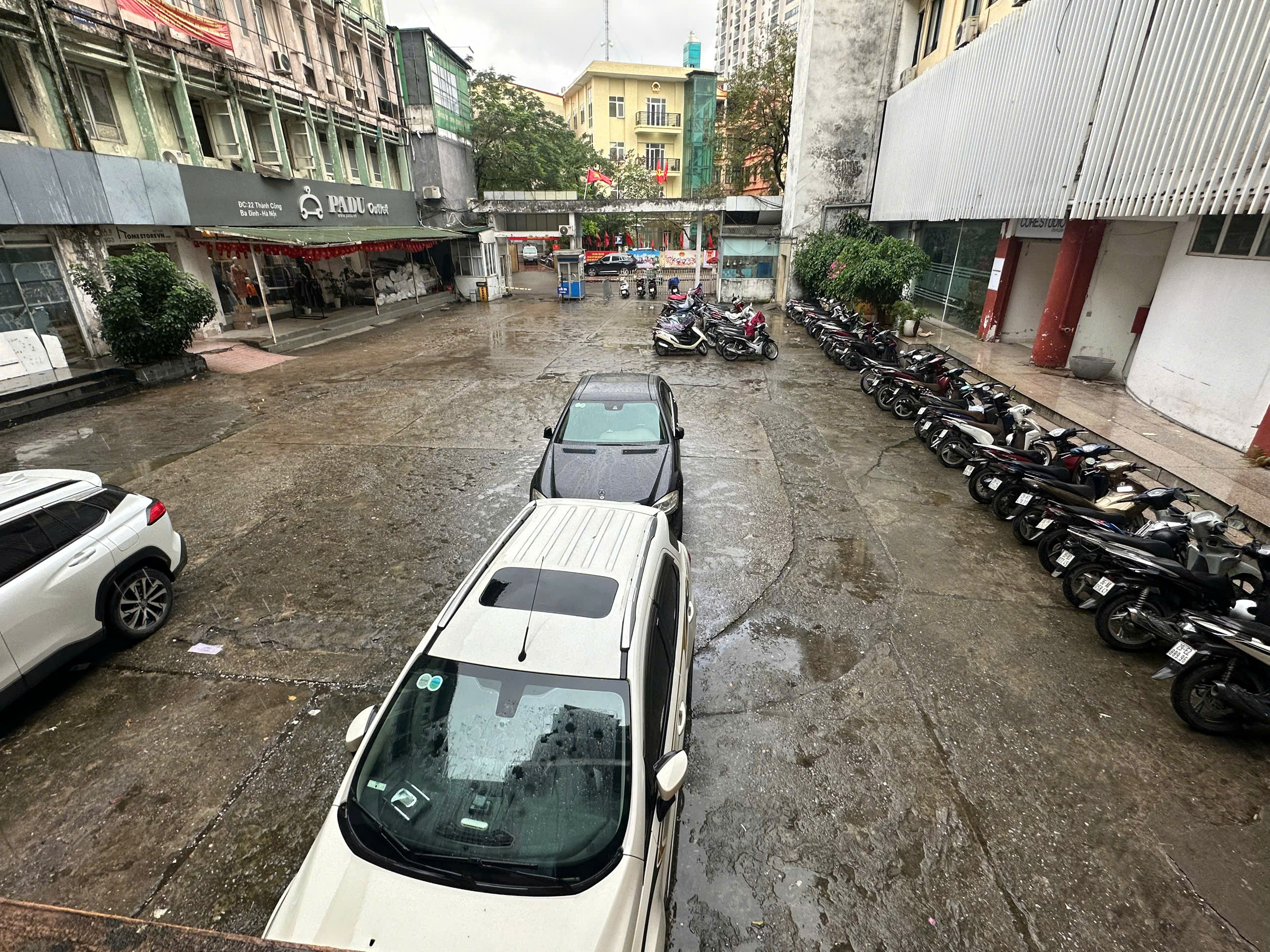 Chỗ Để Xe Rộng Rãi, Thoải Mái Khi Thuê Phòng Tại NovaUp